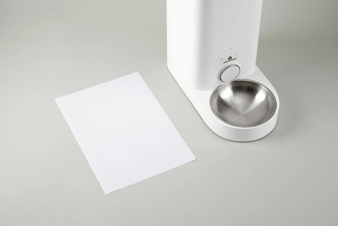 FRESH ELEMENT Mini- Smart Pet Feeder With Stainless Steel Bow